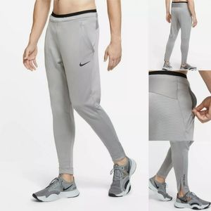 Nike Pro Fleece Training PantsParticle Grey/Black